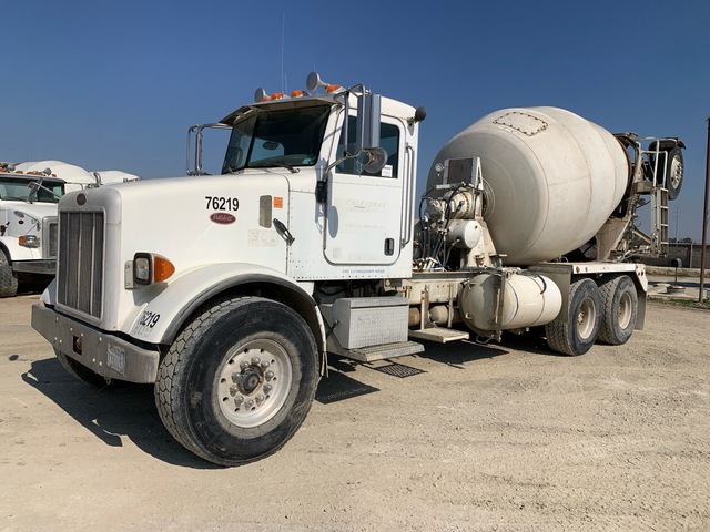 2006 Peterbilt 357 8x4 Mixer Truck 2006 Peterbilt 357 8x4 Mixer Truck