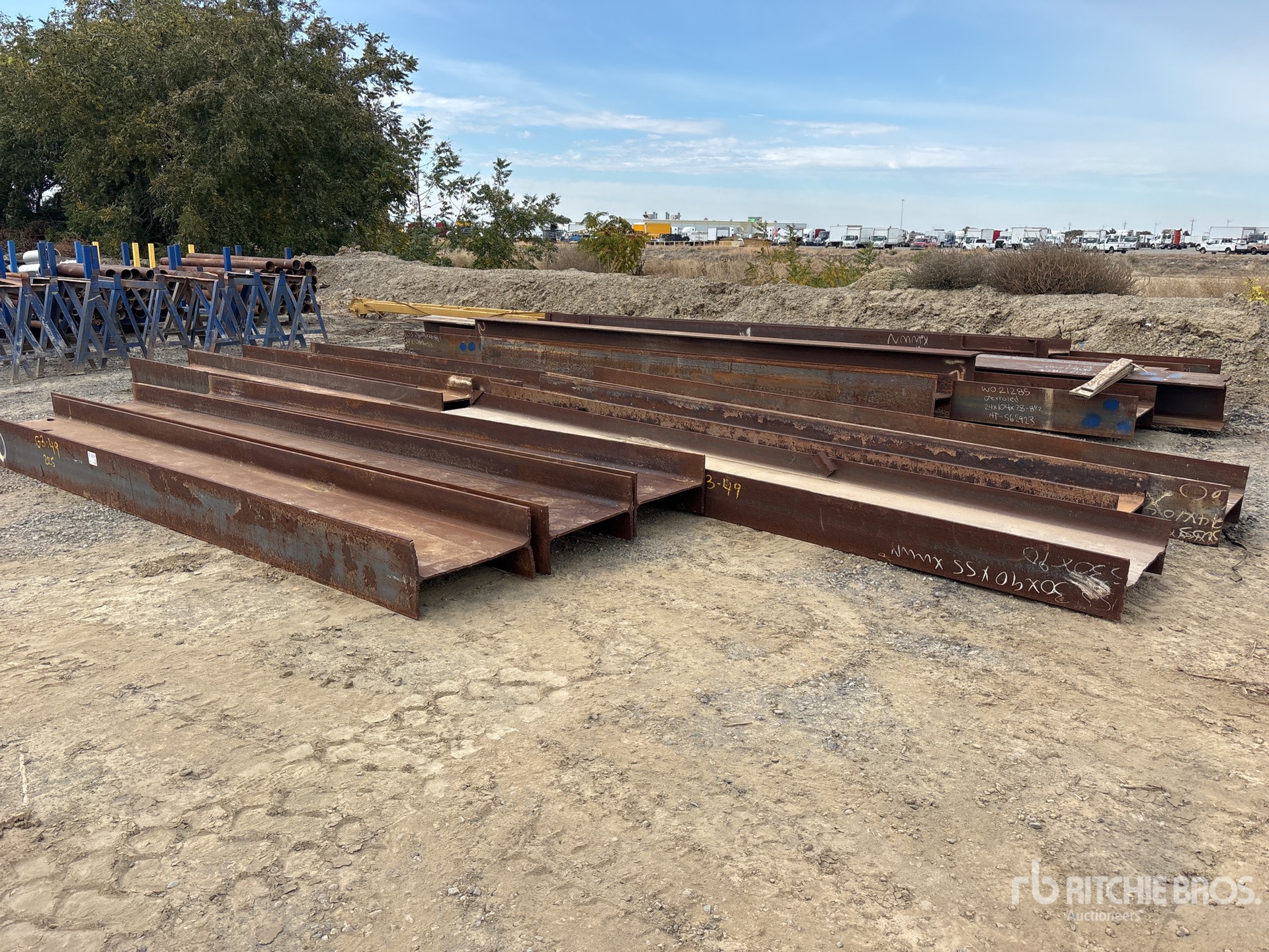 Quantity of 2 ft x 16 ft Beams Varios otros