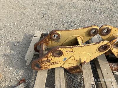 Central Fabricators  Quick Coupler - Fits Cat 450