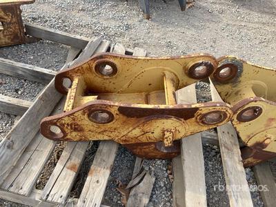 Central Fabricators  Quick Coupler - Fits Cat 450