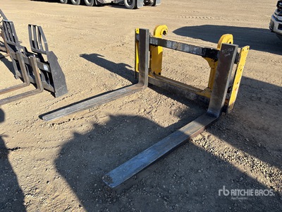 John Deere 60 in Q/C Wheel Loader Forks - Fits 624K