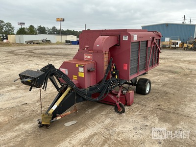 Toro Versa-Vac Series Turf Sweeper