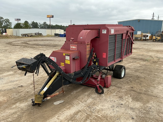 Toro Versa-Vac Series Turf Sweeper