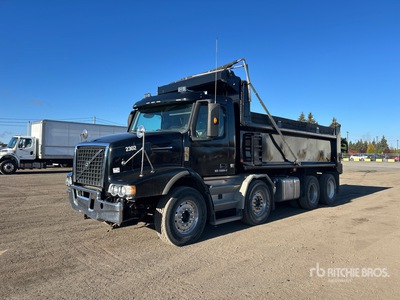2015 Volvo VHD 8x4 Twin-Steer T / A-kiepwagen