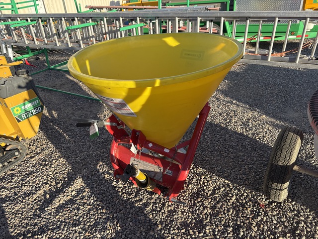 Gearmore PL500 3-Point Fertilizer Spreader