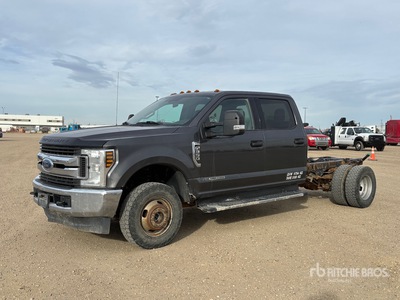 2018 Ford F-350 XLT 4x4 Crew Cab Cab and Chassis