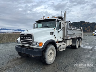 2005 Mack CV713 6x4 Camion à benne tandem