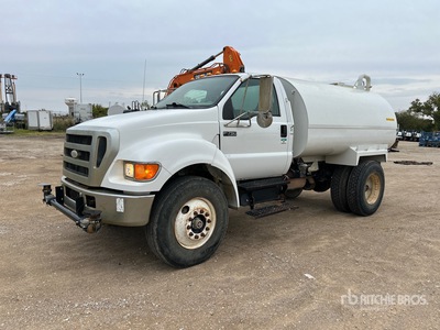 2007 Ford F-750 XL 2000 gal 4x2 Water Truck