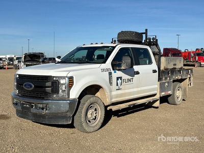 2019 Ford F-350 XL 4x4 Crew Cab Ciężarówka z płaską platformą