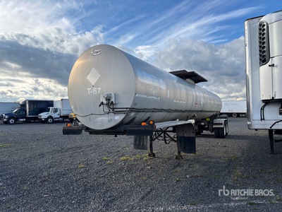 1999 Etnyre 6750 gal T/A Tanker Trailer