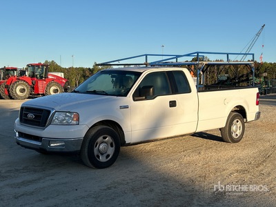 2004 Ford F-150 XL 4x2 Extended Cab Pickup