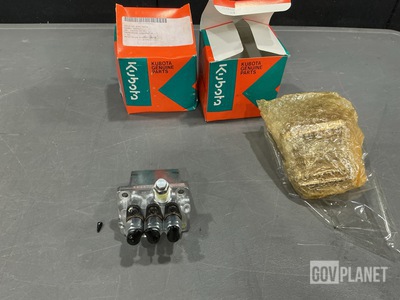 (31) Kubota 16006-51010 Fuel Pump Injection Controls