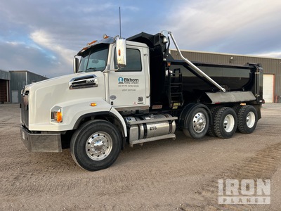 2018 Western Star 4900FA 8x4 Tri/A Dump Truck