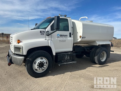 2005 GMC 7500 2200 gal 4x2 Water Truck