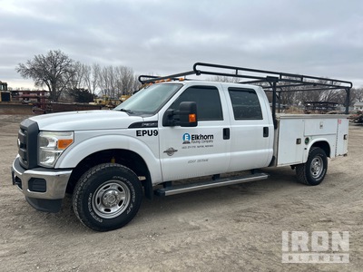 2015 Ford F-350 XL 4x4 Crew Cab Utility Truck
