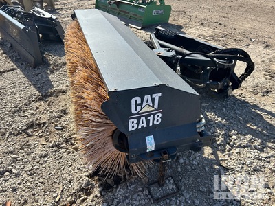 2004 Cat BA18 84 in Broom Attachment