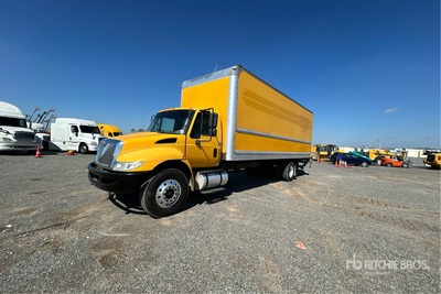 2019 International 4300 4x2 Furgoneta caja cerrada
