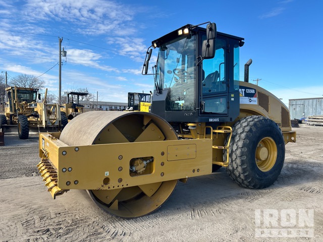 2013 Cat CS56B Smooth Drum Compactor | Ritchie Bros. Auctioneers