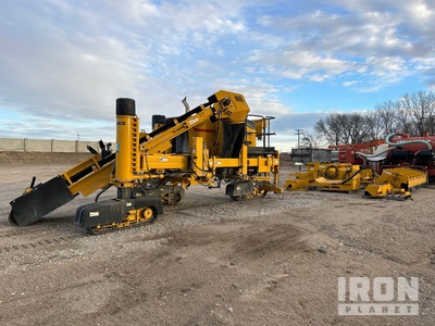 2006 Gomaco Commander III Slip Form Paver