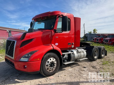 2021 Volvo VNR 6x2 T/A Day Cab Truck Tractor