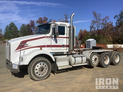 2002 Kenworth T800 8x4 Heavy Haul Tri/A Day Cab Truck Tractor