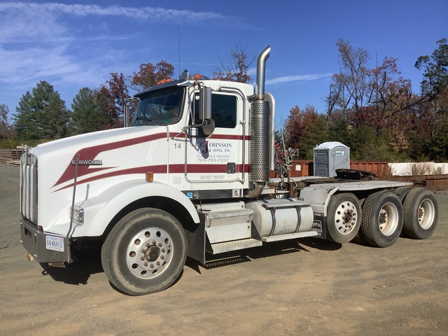 2002 Kenworth T800 8x4 Heavy Haul Tri/A Day Cab Truck Tractor