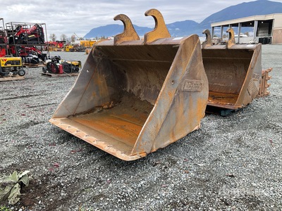 Brandt 63 in 2.13 cyd Cleanup Excavator Bucket - Fits John Deere 250G