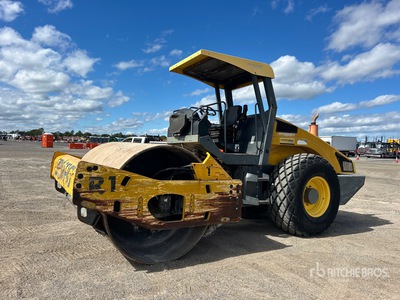 2006 Bomag BW213D-4 Smooth Drum Compactor