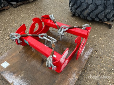 Quantity of (2) Decca 400 Barrel Lifting Attachment Divers - Magasin, entrepôt, consommateur (Unused)