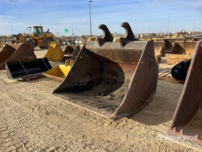 Wajax 72 in Q/C Cleanup Excavator Bucket - Fits John Deere 470
