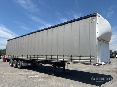 2000 Haulmark 14.2 m Tri/A Remorque pour rideaux latéraux