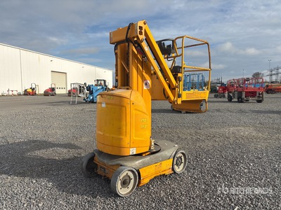 2012 JLG TOUCAN 8E Vertikaler Mastlift