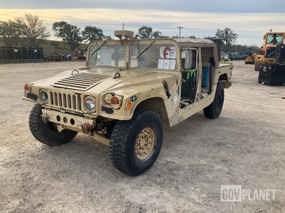 2007 AM General M1097R1 HMMWV 4 Door Soft Top w/Truck Body