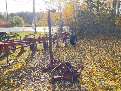 International 7 ft 3-Point Hitch Sickle Bar Mower