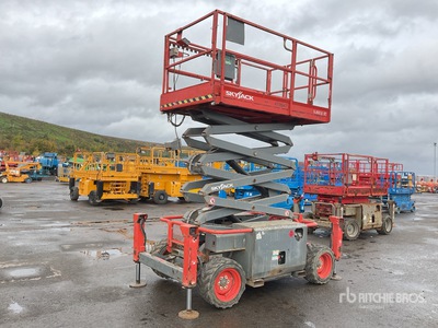 2016 Skyjack SJ6832 RT 4x4 Diesel Plateforme élévatrice à ciseaux