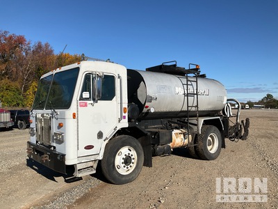 2001 Rosco Maximizer II 1850 gal on 2001 Peterbilt 320 4x2 Asphalt Distributor Truck