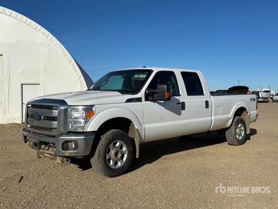 2015 Ford F-350 XLT 4x4 Crew Cab Pickup