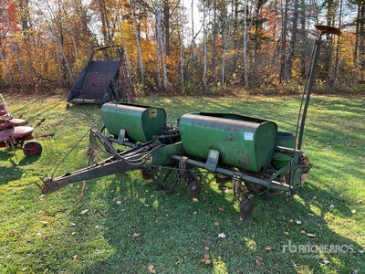 John Deere 1240 4 Row Planter