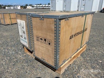 Quantity of (2) Freeport 80 ton Lifting Jack (Unused)