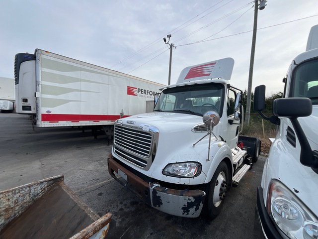 2016 Freightliner M2112 4x2 S/A Day Cab Truck Tractor (Inoperable)