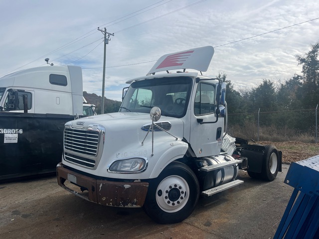 2016 Freightliner M2112 4x2 S/A Day Cab Truck Tractor (Inoperable)