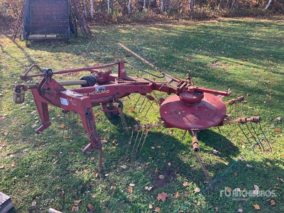 New Holland 254 9 ft 3-Point 2 Rotor Heuwender