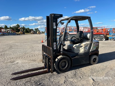 Crown 4350 lb Pneumatic Tire Forklift