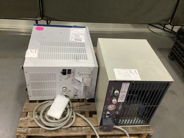 (1) CTI-Cryogenics 8200 Compressor & (1) Polyscience Recirculating Cooler (1) CTI-Cryogenics 8200 Compressor & (1) Polyscience Recirculating Cooler
