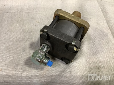 (33) AxleTech A3261D290 Transfer Transmission Interlock Cylinders