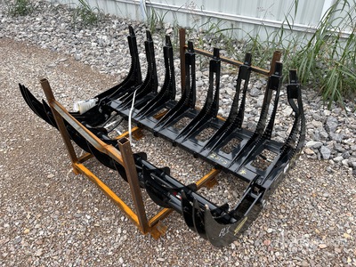 2025 GIYI CLG72 72 in Log Skid ملقط للسكيد ستير (Unused)