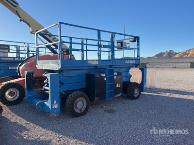 2015 Genie GS3384RT 4x4 Diesel Scissor Lift