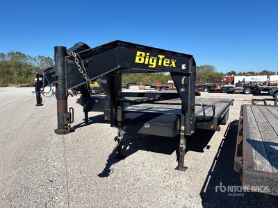 2015 Big Tex 25 ft Gooseneck Equipment Trailer