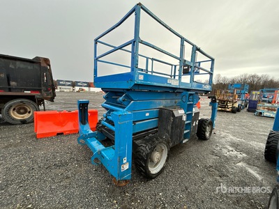 2016 Genie GS4390 RT 4x4 Diesel منصة رفع متحركة