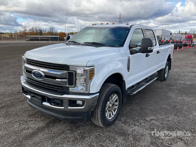 2018 Ford F-350 XLT 4x4 Crew Cab Pickup